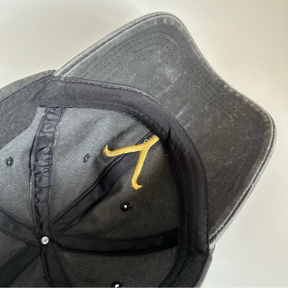 Yellowstone Baseball Cap Embroidered Logo Adjustable Strap Gray 100% Cotton - Picture 8 of 9